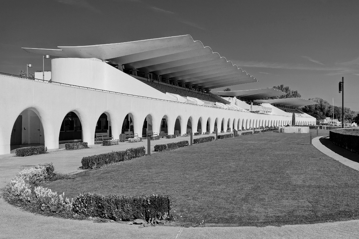 Hipodromo de la Zarzuela Madrid, Spanien / Arch. Carlos Archines + Martin Dominguez +Eduardo Torroja Miret