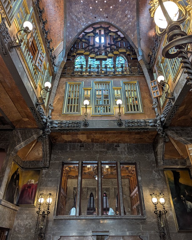 Palacio Güell, Barcelona, Arch. Antoni Gaudi