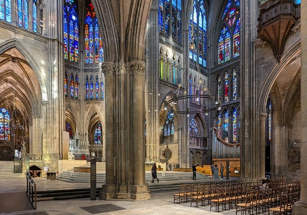 Neu Neu Burg Eltz, Sagrada Familia, Bauhaus, Goetheanum, Alhambra, Casa Vincens, Kunsthaus Graz u.a.